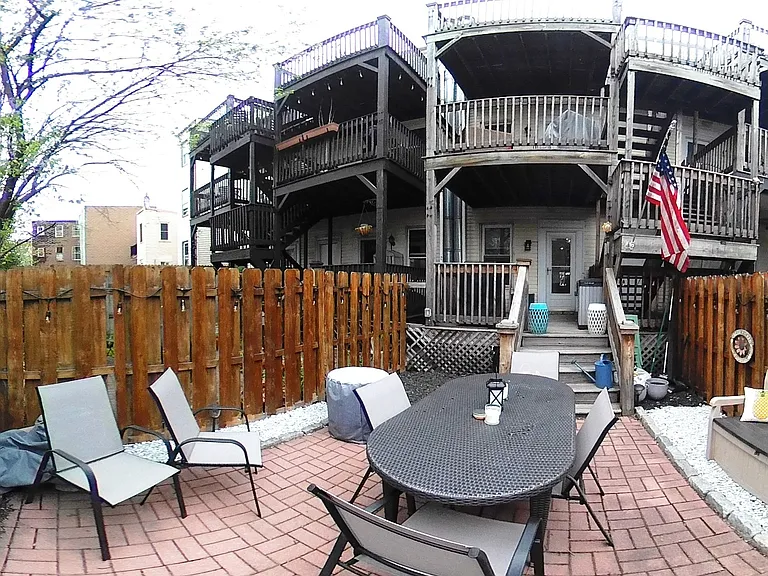 405 2nd St #1R — Photo 9