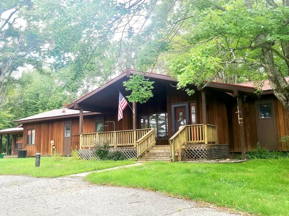 N18401 Reed Rd, Pembine, WI 54156