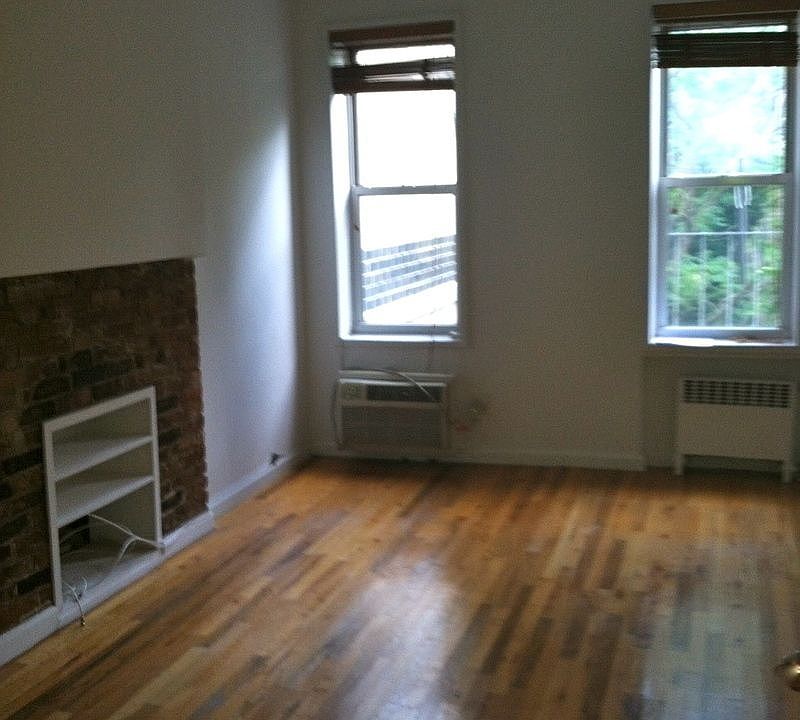 2nd image of 1630 2nd Ave APT 5RN