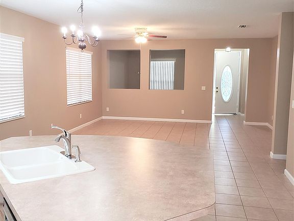 4th image of 305 Breckenridge Cir SE