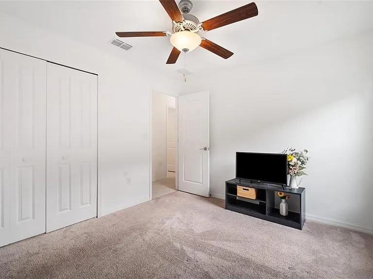 5517 Blue Azure Dr — Photo 12