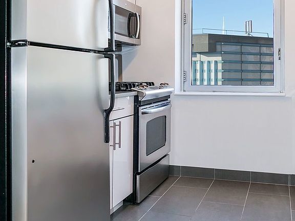5th image of 150 E 44th St APT 17G