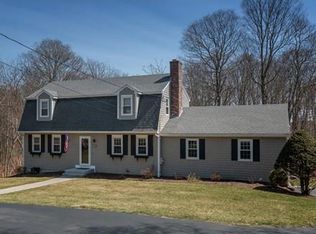 44 E Main St, Hopkinton, MA 01748