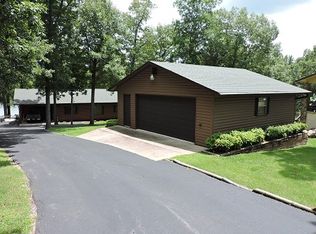 155 W Lakeshore Dr, Cherokee Village, AR 72529