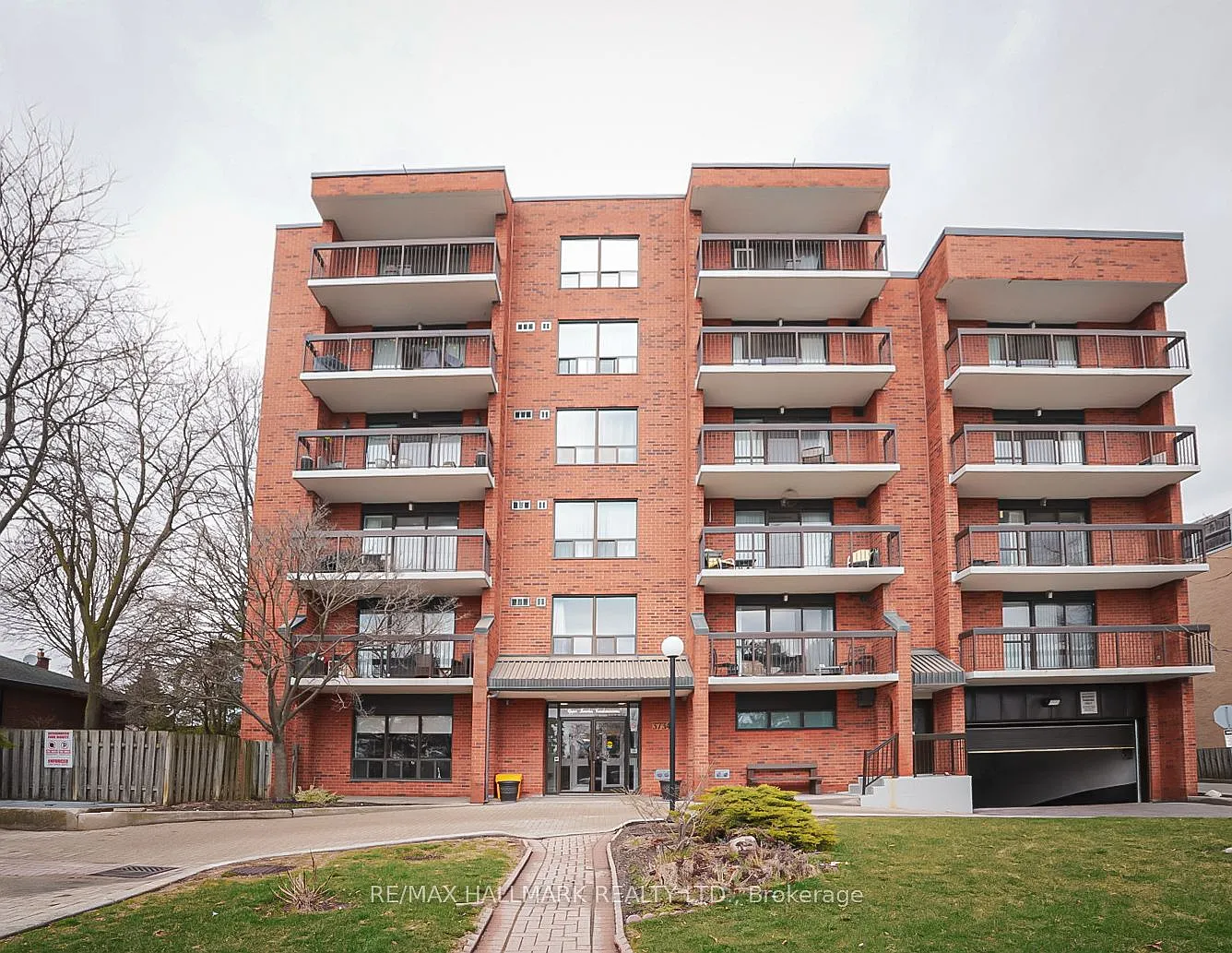 3734 Saint Clair Ave E #203 photo 1