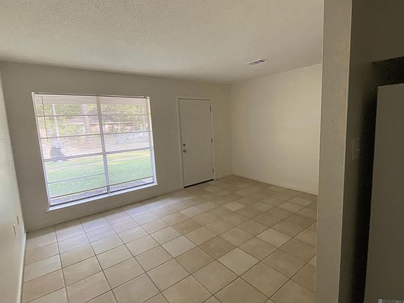 5th image of 7426 Meadow Park Ave