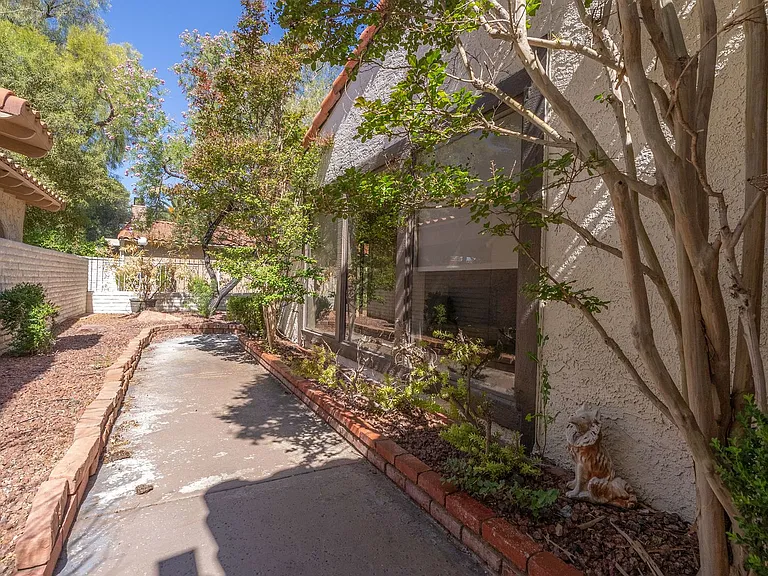 2204 Plaza Del Robles — Photo 29