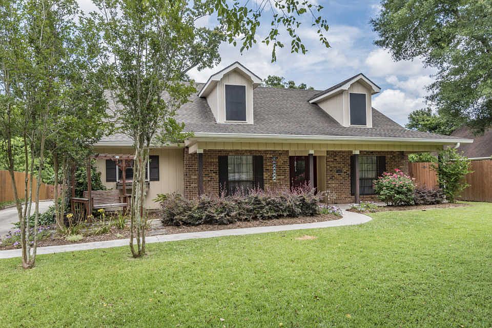 1st image of 202 Longwood Dr