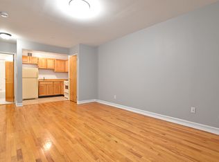 31-27 30th St #3B, Astoria, NY 11106