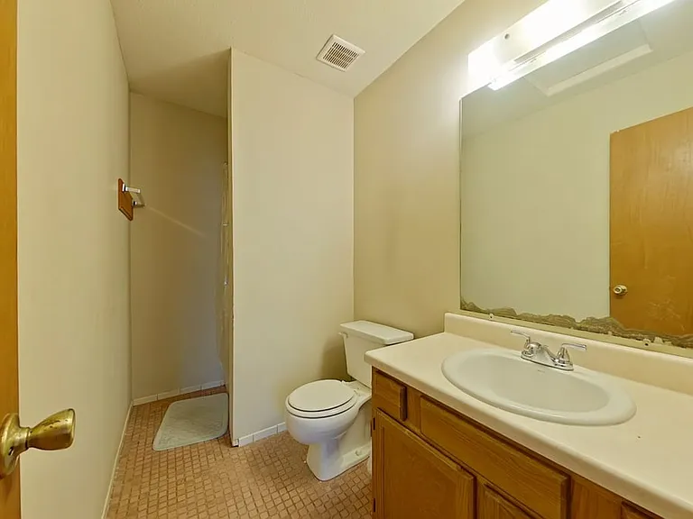 211 Tooke St #O — Photo 9