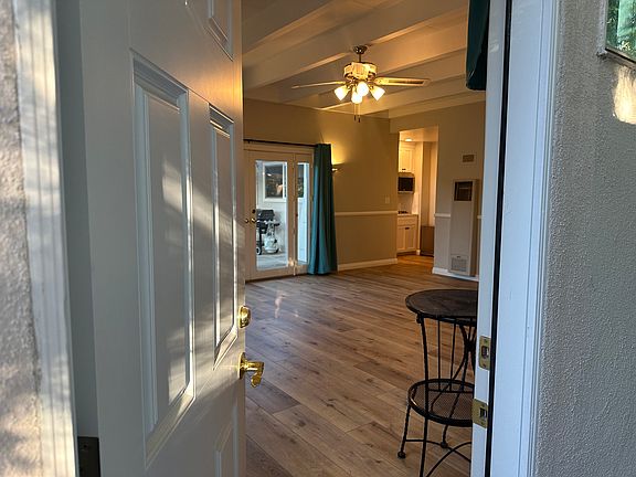 4th image of 1635 Berkshire Dr #1