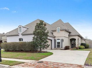 9008 Foxgate Dr, Baton Rouge, LA 70809