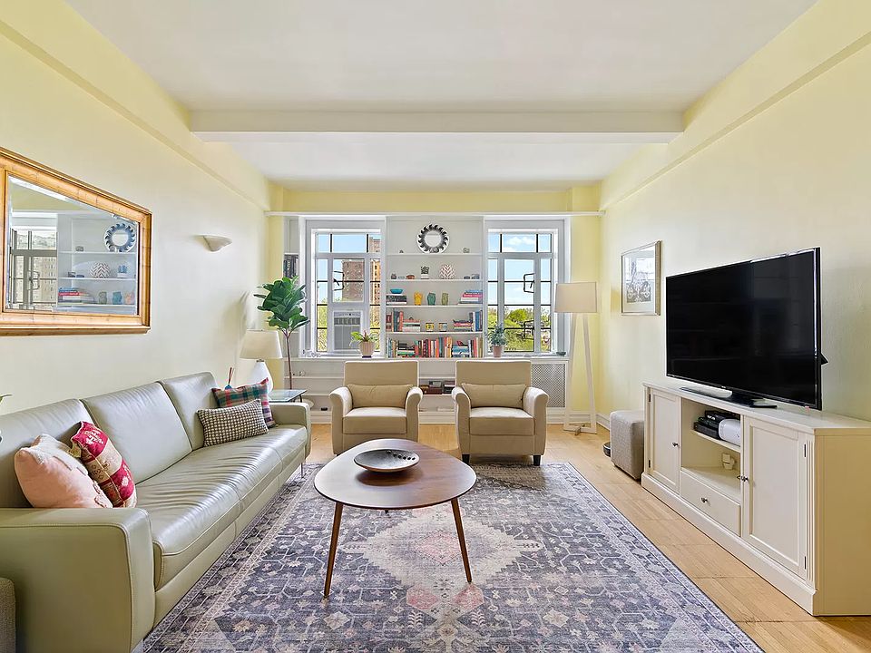 1st image of 118 8th Ave APT 8E