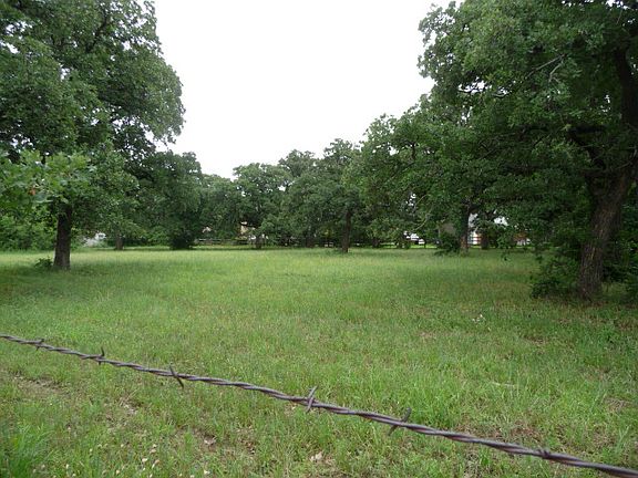 4th image of 1243 Village Trl