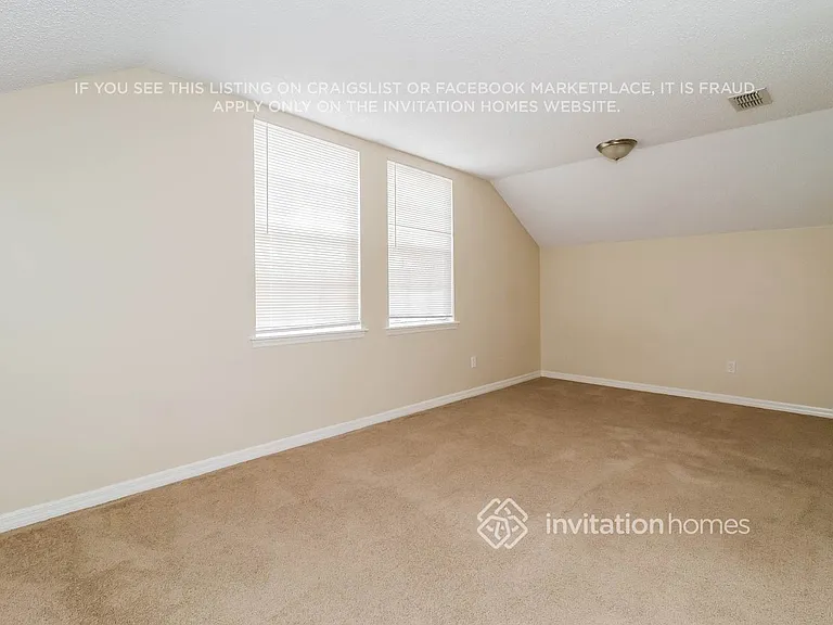 9857 Red Clover Ave — Photo 11
