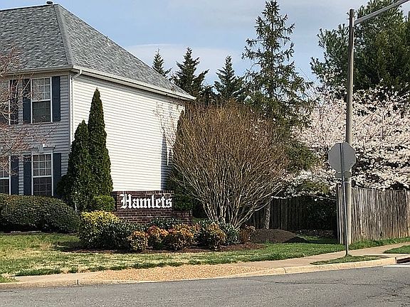 49 homes on 3 cul-de-sacs