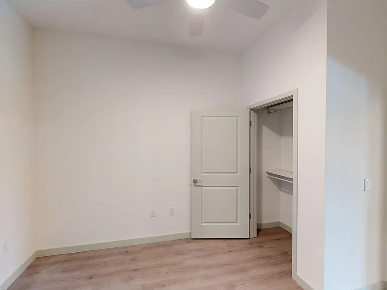 101 N Meridian — Photo 92