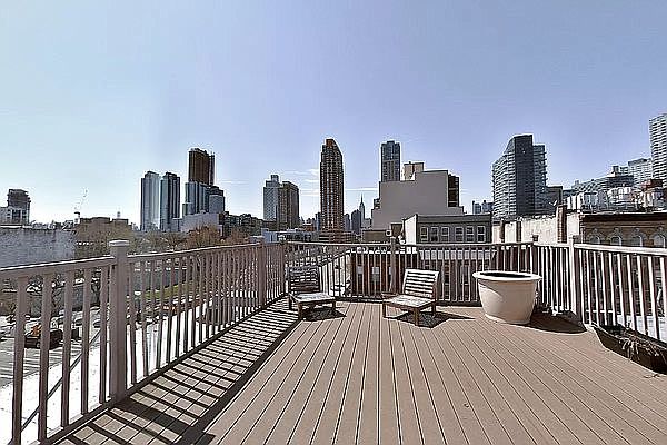 1st image of 4745 Vernon Blvd #2E