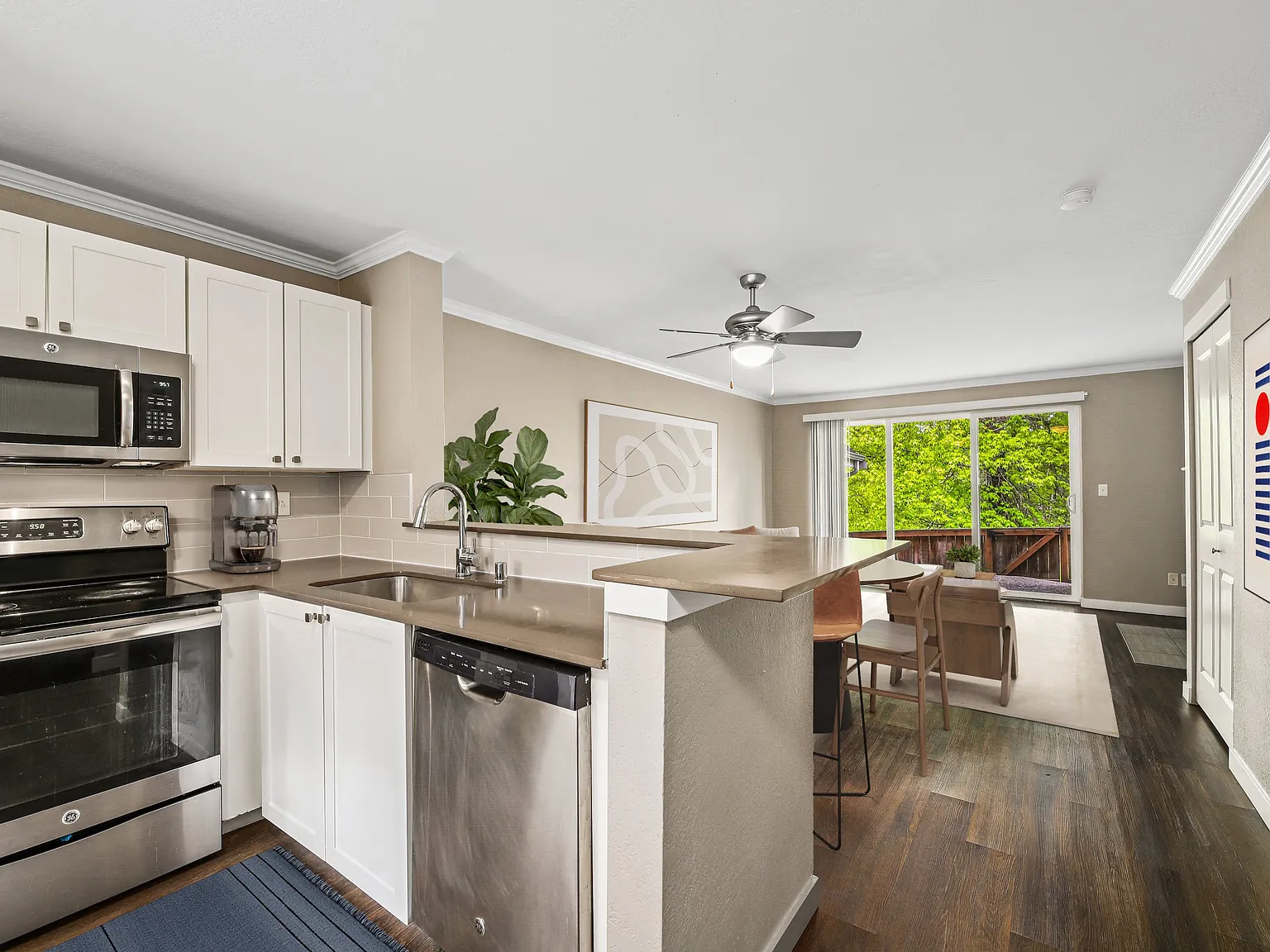 The Row Townhomes — Photo 3