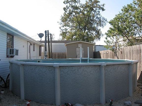 3rd image of 428 Ann Carol St