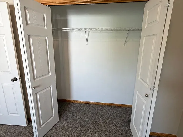 1123 SE Village View Ln — Photo 17