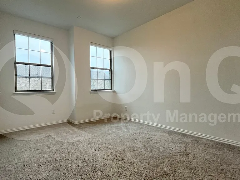 7529 Regal Ln — Photo 18