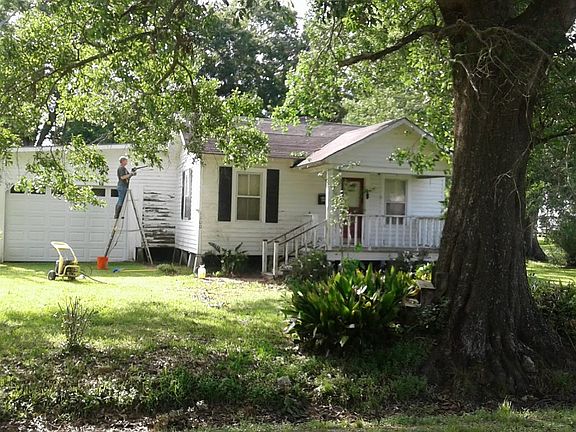 2nd image of 1100 N Boudreaux Ave