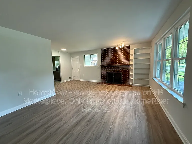 3611 Embassy Ln — Photo 6