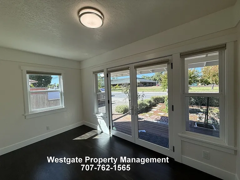 220 Payran St — Photo 25