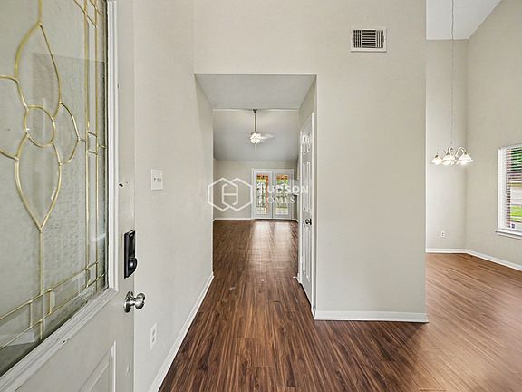5th image of 9127 Cypress Square Dr