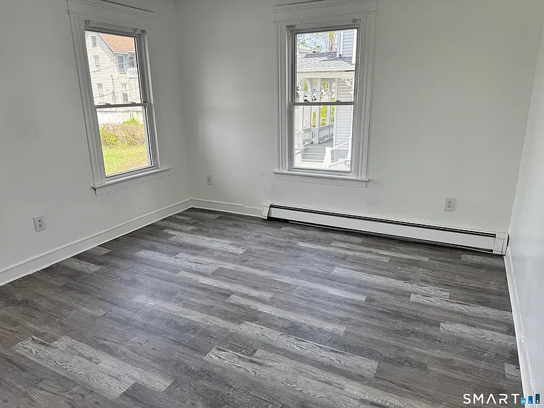 20 Coe St — Photo 4