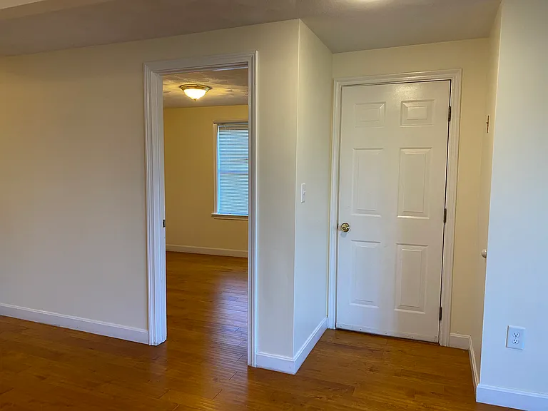 3 Franklin Ave #1 — Photo 4