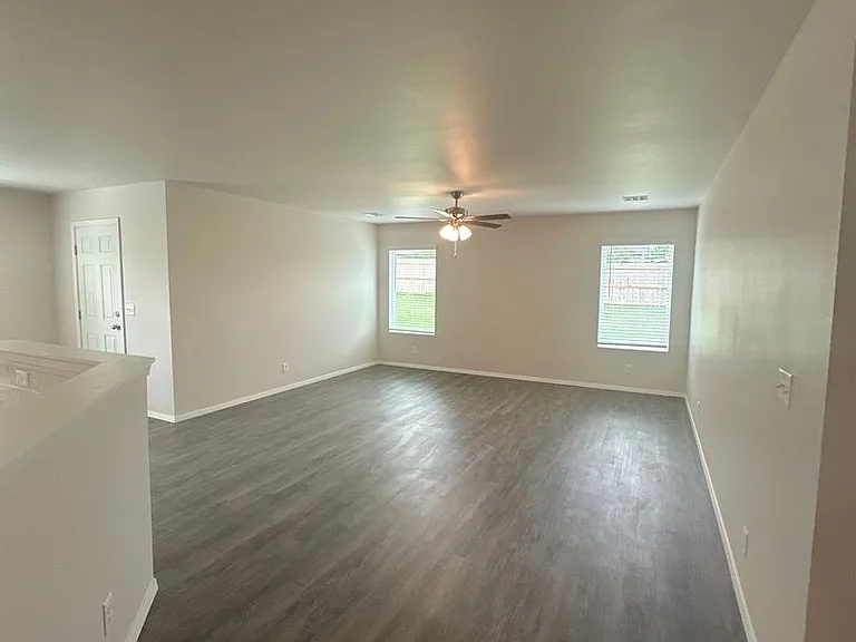 8201 E Oakland St — Photo 10
