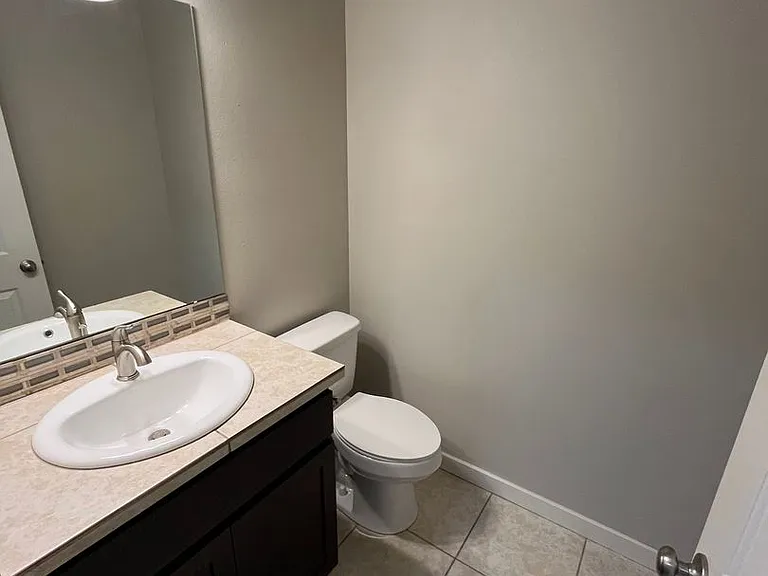 63159 NE De Haviland St — Photo 6