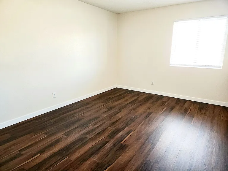 212 San Clemente Ave NW — Photo 13