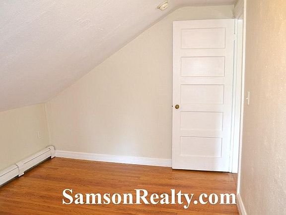 5th image of 154 Blanding Ave #3