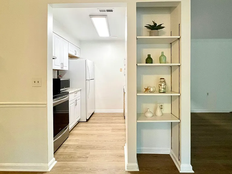 1111 Castle Harbor Pl #1A — Photo 6