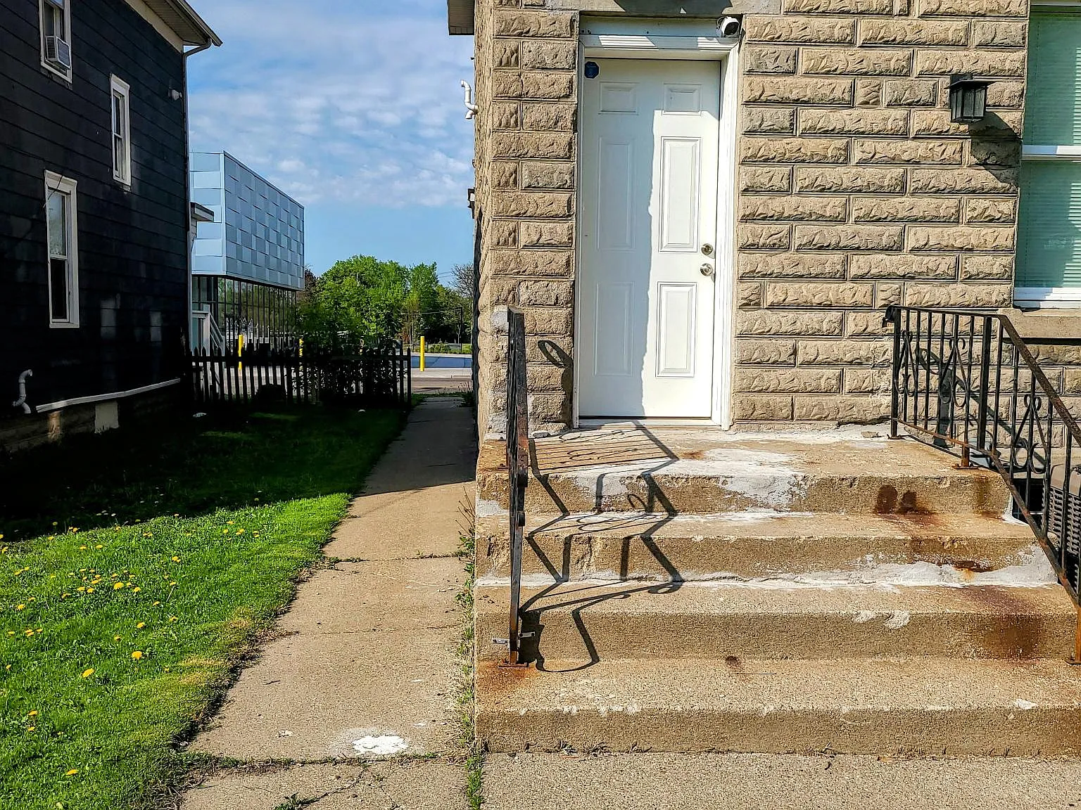 2 bed, 750 sqft, $1,500 — Photo 3