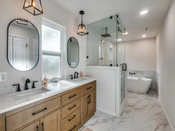 904 Elmwood Ct, Euless, TX 76039