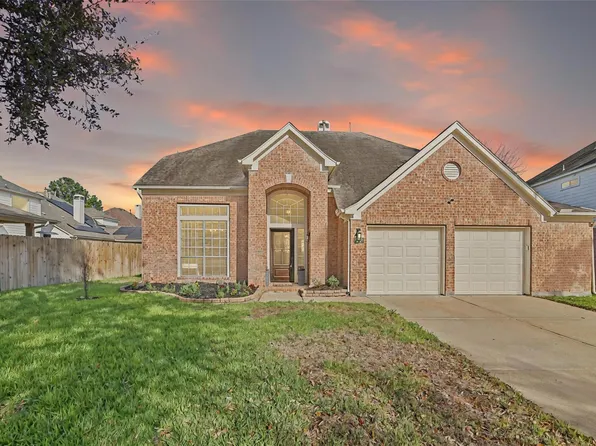 16210 Broken Timber Cir, Houston, TX 77095