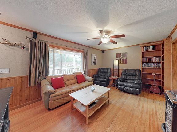 2nd image of 559 Gary Glen Dr