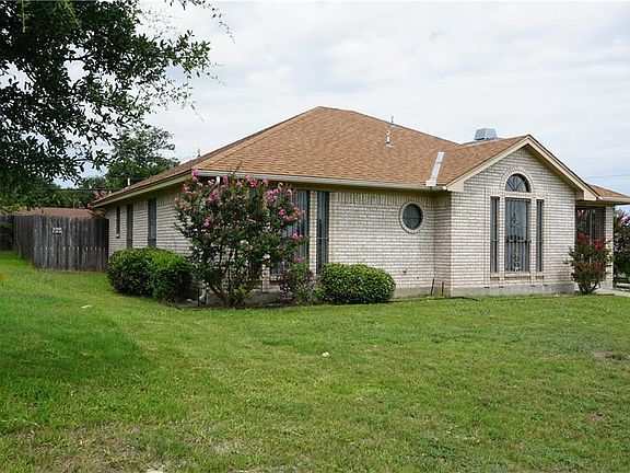 4th image of 3100 Francis Dr
