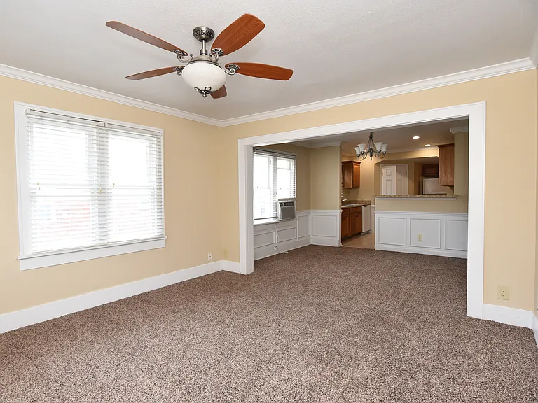 302 E Aquarium Pl — Photo 3