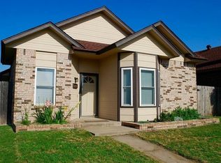 2129 Lonnie Ln, Moore, OK 73170