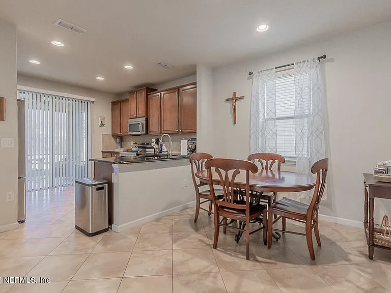 14024 Corrine Cir — Photo 12