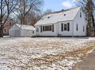 1520 Laurie Rd E, Maplewood, MN 55109