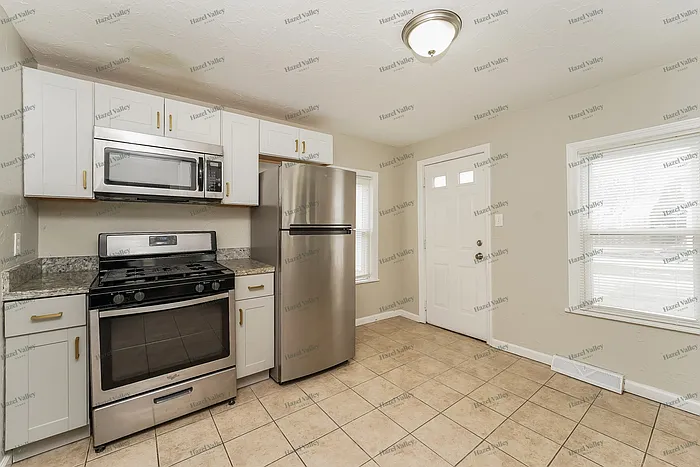 43 Woodrow Ave — Photo 8