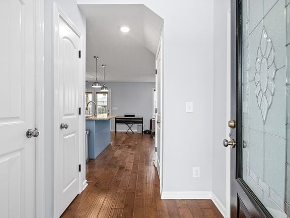 4th image of 405 Calamian Ct