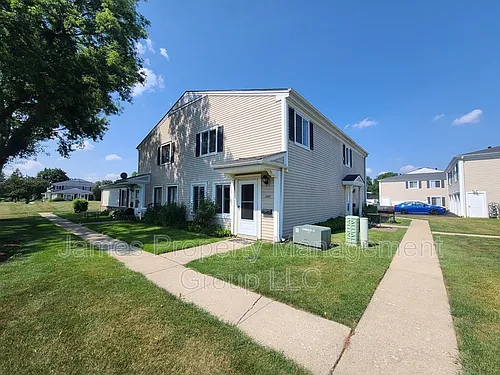 1557 Quaker Ln #114 Photo 1
