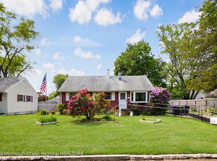 9 Pine Ter, Neptune, NJ 07753